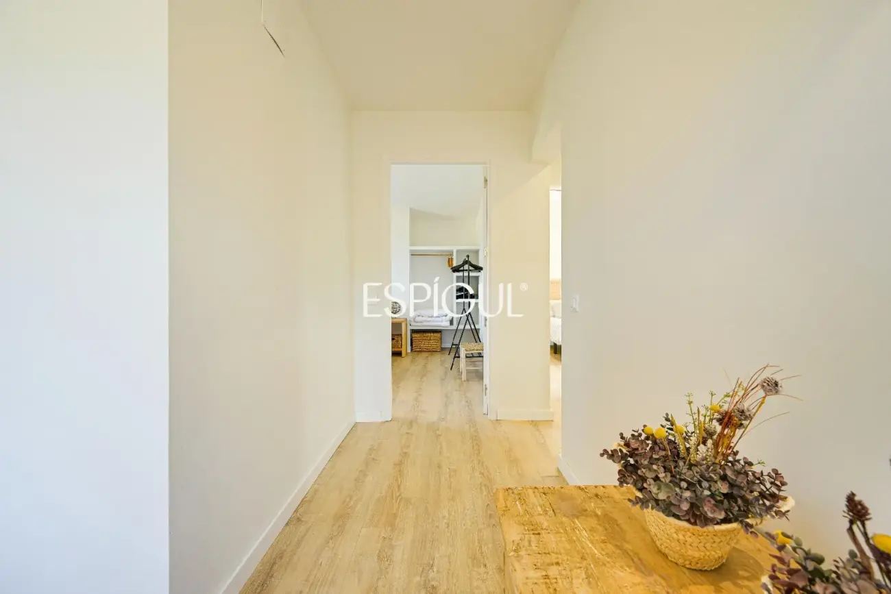 Exclusiva vivienda con piscina y vistas en Castell d’Empordà