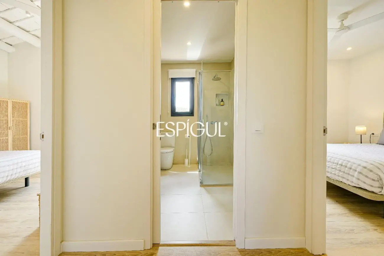 Exclusiva vivienda con piscina y vistas en Castell d’Empordà