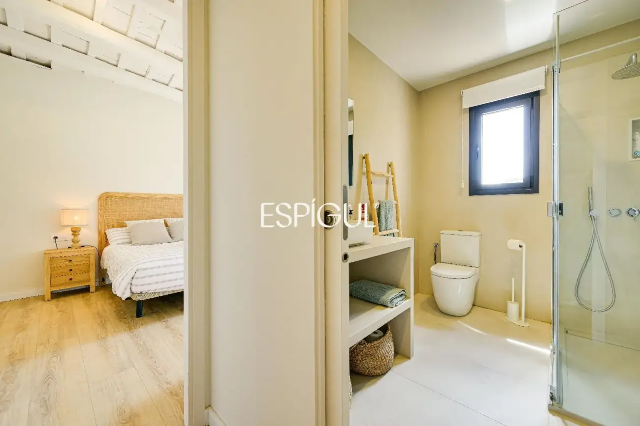 Exclusiva vivienda con piscina y vistas en Castell d’Empordà