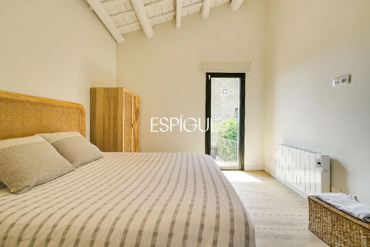Exclusiva vivienda con piscina y vistas en Castell d’Empordà