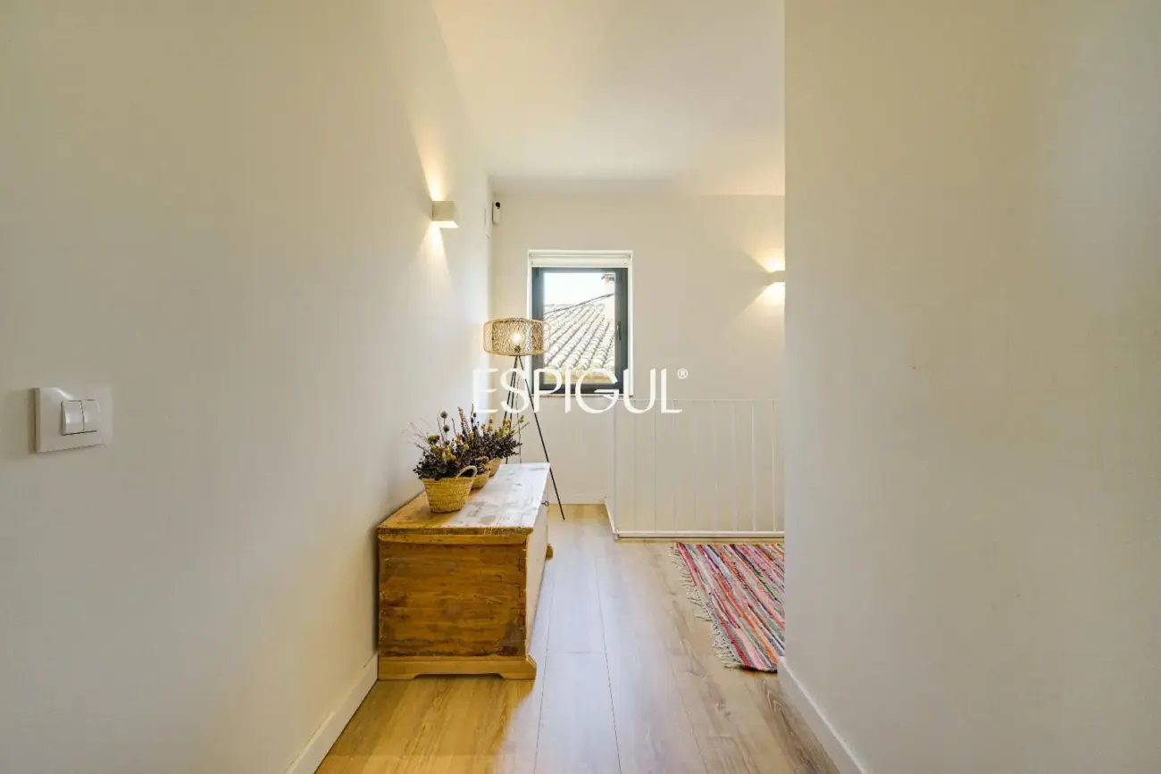 Exclusiva vivienda con piscina y vistas en Castell d’Empordà
