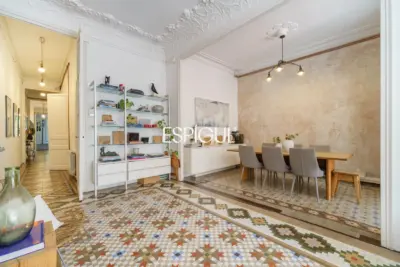 Exklusive Wohnung mit Terrasse zum Verkauf im Quadrat d’Or, Eixample Dret