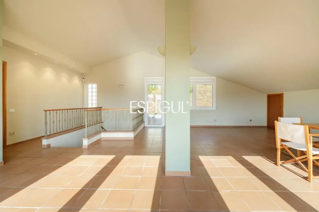 Magnífica casa unifamiliar con amplios espacios y vistas panorámicas en Vallromanes