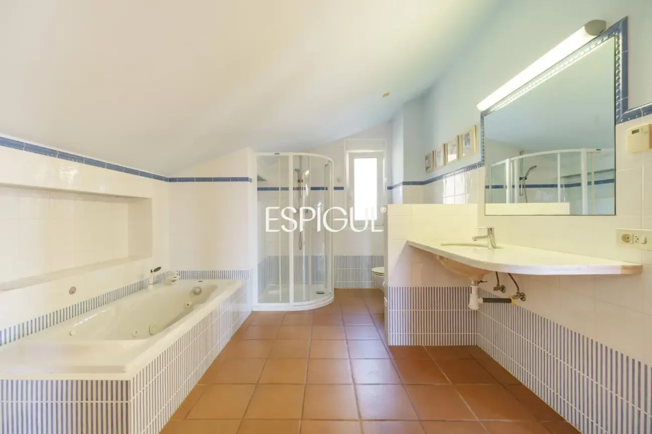 Magnífica casa unifamiliar con amplios espacios y vistas panorámicas en Vallromanes