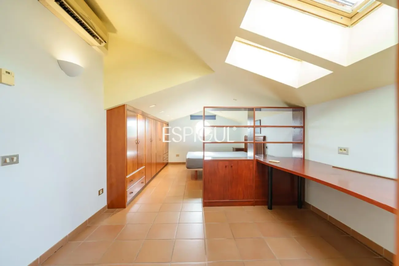 Magnífica casa unifamiliar con amplios espacios y vistas panorámicas en Vallromanes