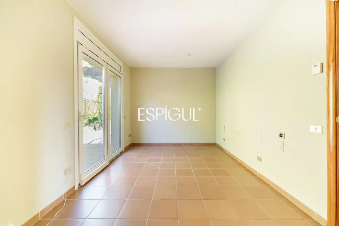 Magnífica casa unifamiliar con amplios espacios y vistas panorámicas en Vallromanes