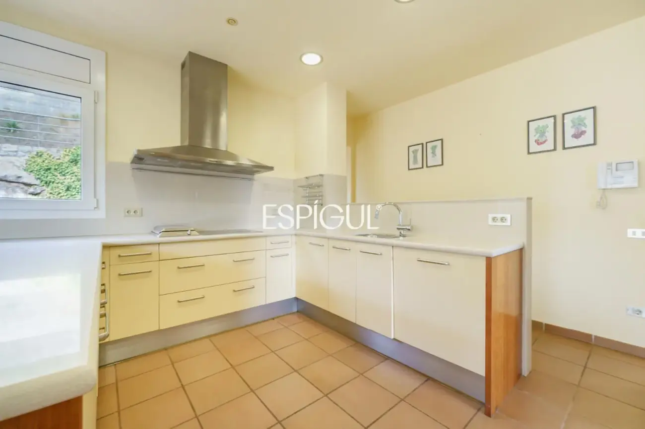 Magnífica casa unifamiliar con amplios espacios y vistas panorámicas en Vallromanes