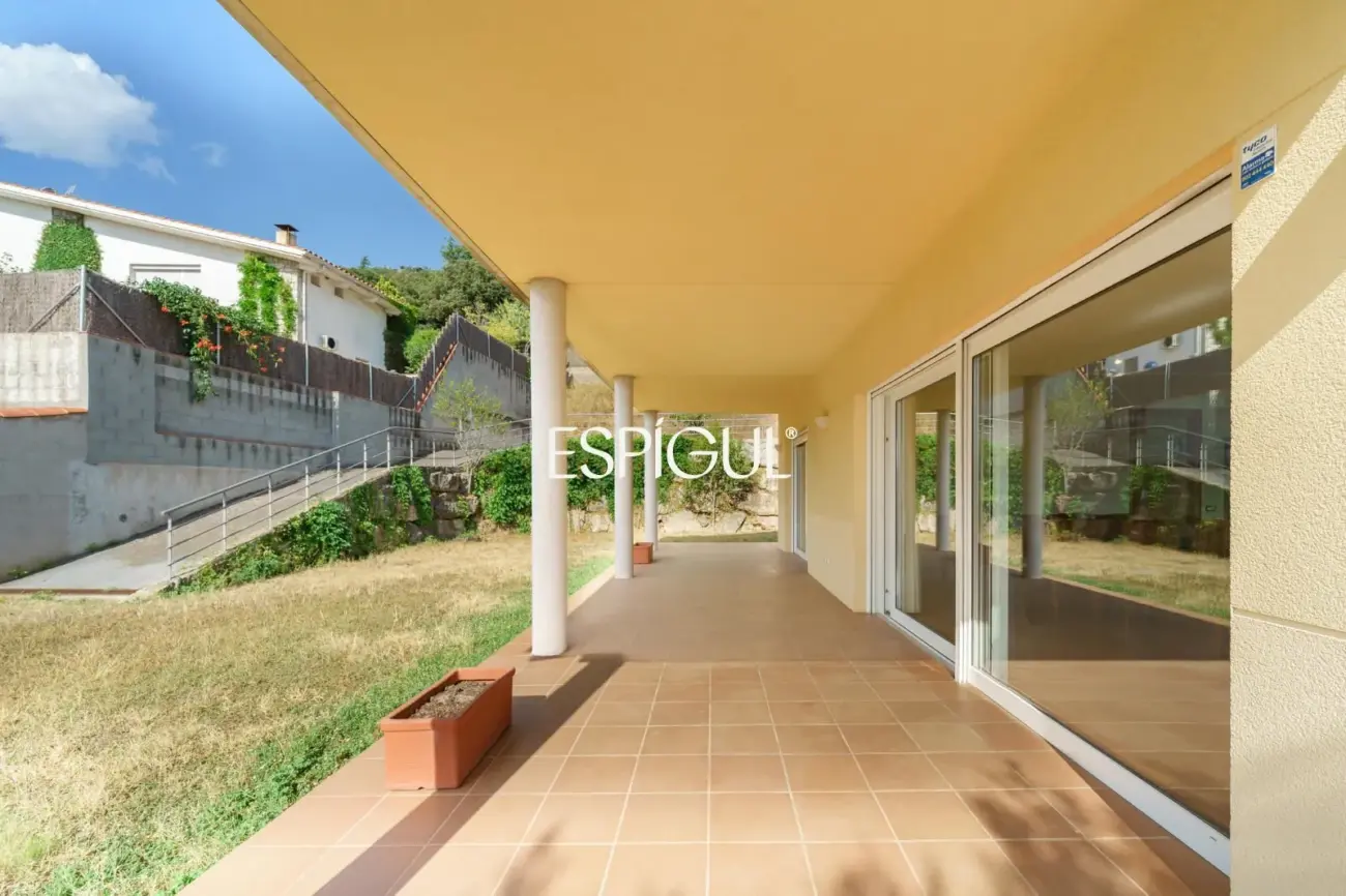Magnífica casa unifamiliar con amplios espacios y vistas panorámicas en Vallromanes
