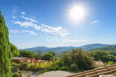 Magnífica casa unifamiliar con amplios espacios y vistas panorámicas en Vallromanes