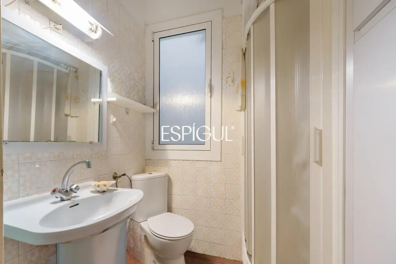 Renovierungsbedürftige Wohnung zum Verkauf im Quadrat d’Or, Eixample Dret