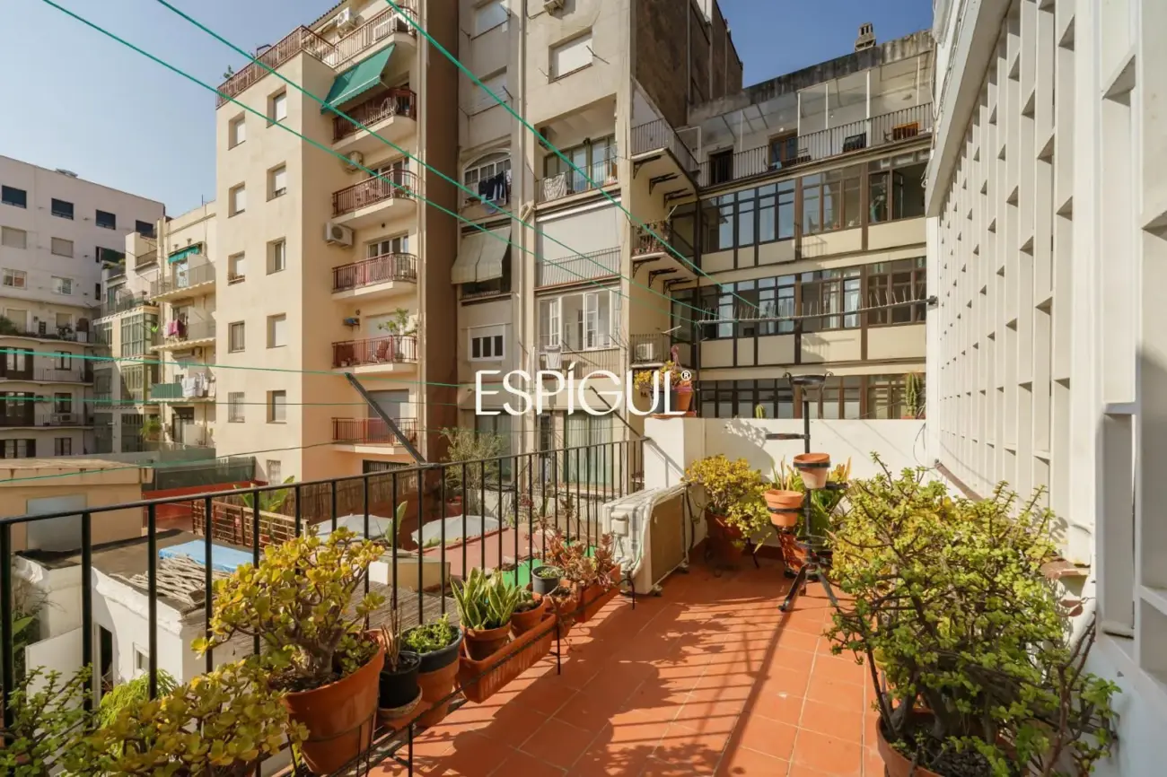 Renovierungsbedürftige Wohnung zum Verkauf im Quadrat d’Or, Eixample Dret