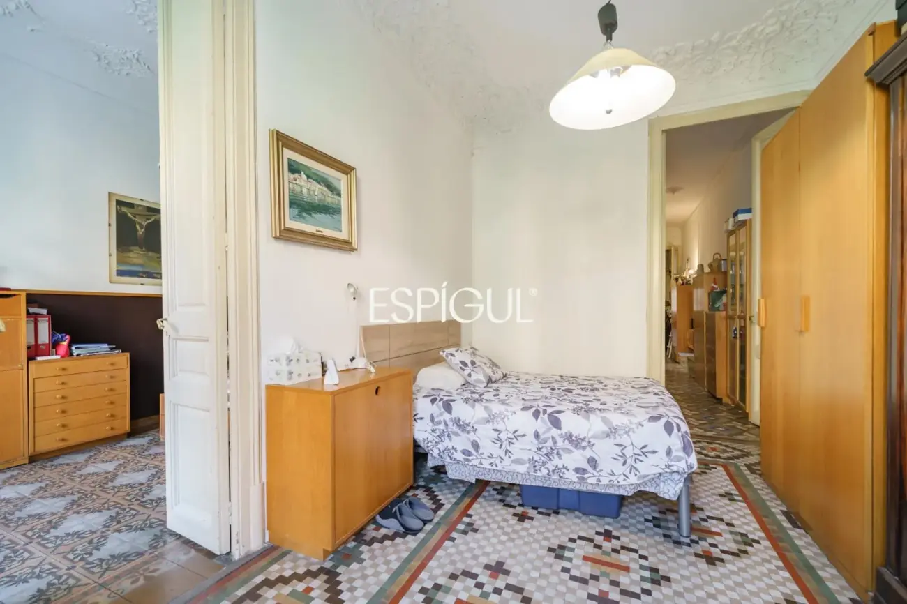 Renovierungsbedürftige Wohnung zum Verkauf im Quadrat d’Or, Eixample Dret