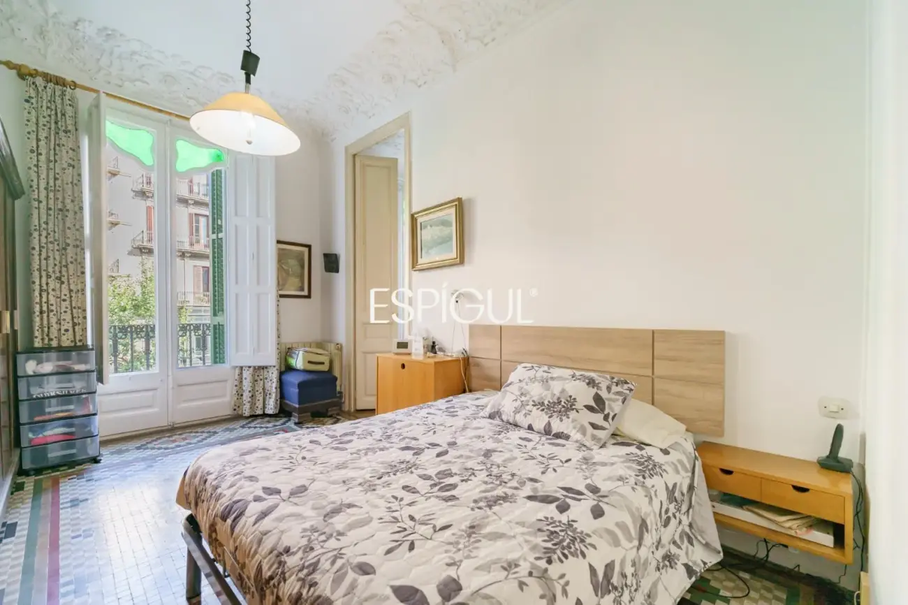 Renovierungsbedürftige Wohnung zum Verkauf im Quadrat d’Or, Eixample Dret