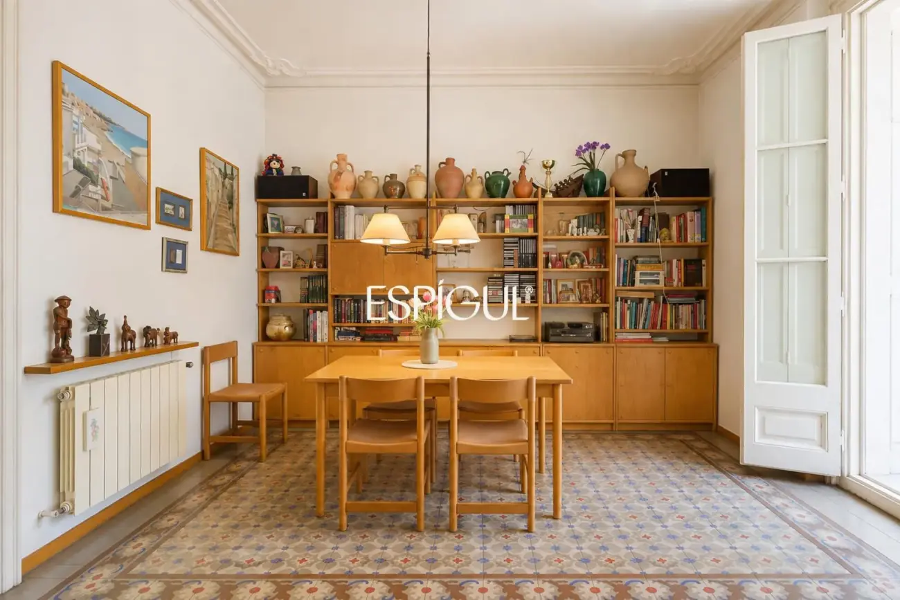 Renovierungsbedürftige Wohnung zum Verkauf im Quadrat d’Or, Eixample Dret