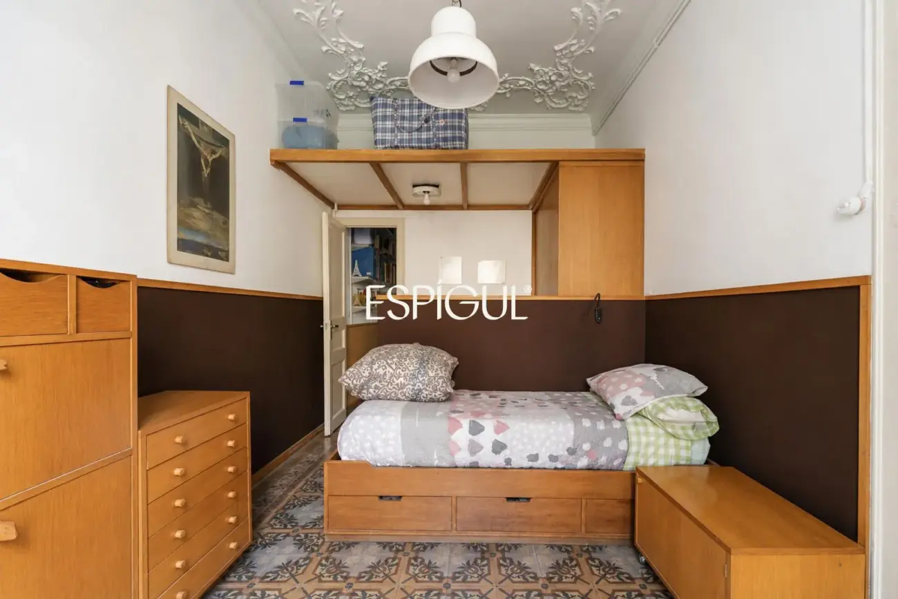 Renovierungsbedürftige Wohnung zum Verkauf im Quadrat d’Or, Eixample Dret