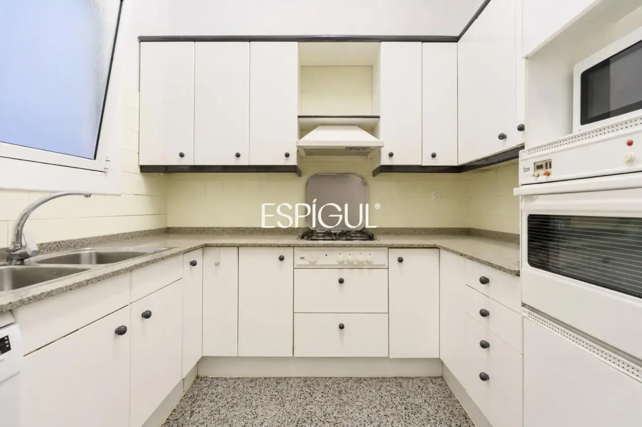 Renovierungsbedürftige Wohnung zum Verkauf im Quadrat d’Or, Eixample Dret