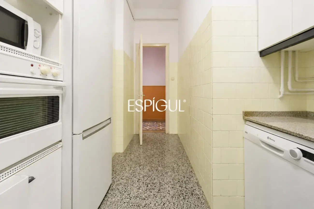 Renovierungsbedürftige Wohnung zum Verkauf im Quadrat d’Or, Eixample Dret