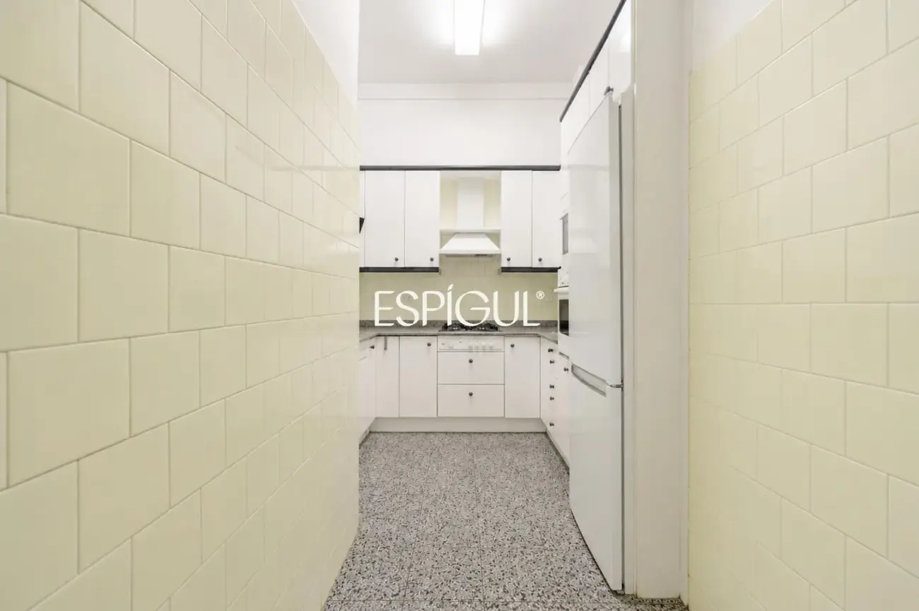 Renovierungsbedürftige Wohnung zum Verkauf im Quadrat d’Or, Eixample Dret