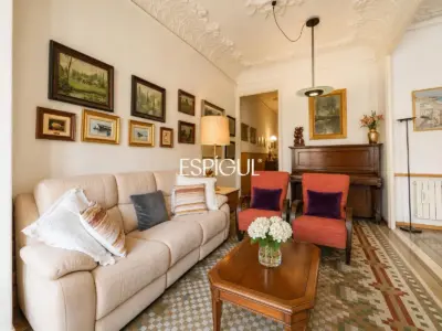 Renovierungsbedürftige Wohnung zum Verkauf im Quadrat d’Or, Eixample Dret