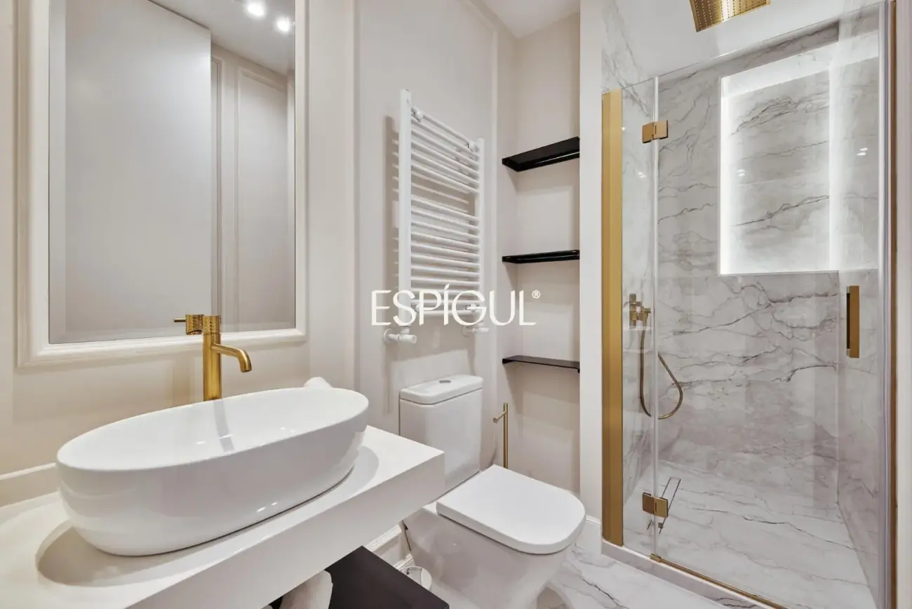 Piso en venta con terraza en Lista