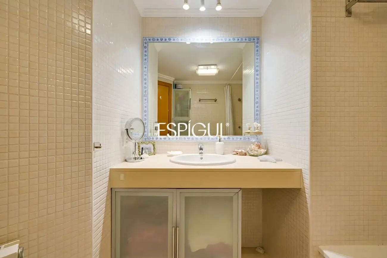 Piso en venta cuatro habitaciones, zona comunitaria en Torreblanca, Sant Cugat