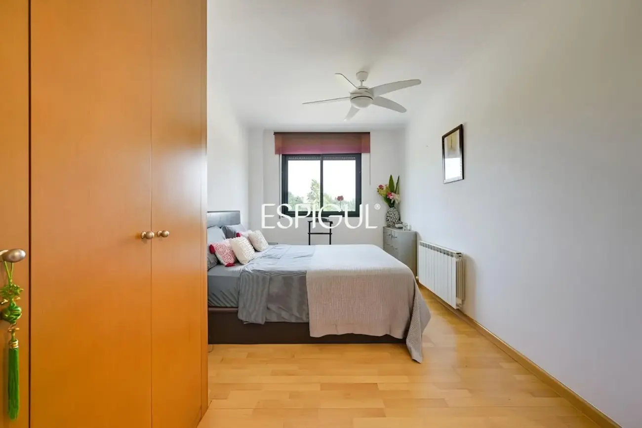 Piso en venta cuatro habitaciones, zona comunitaria en Torreblanca, Sant Cugat