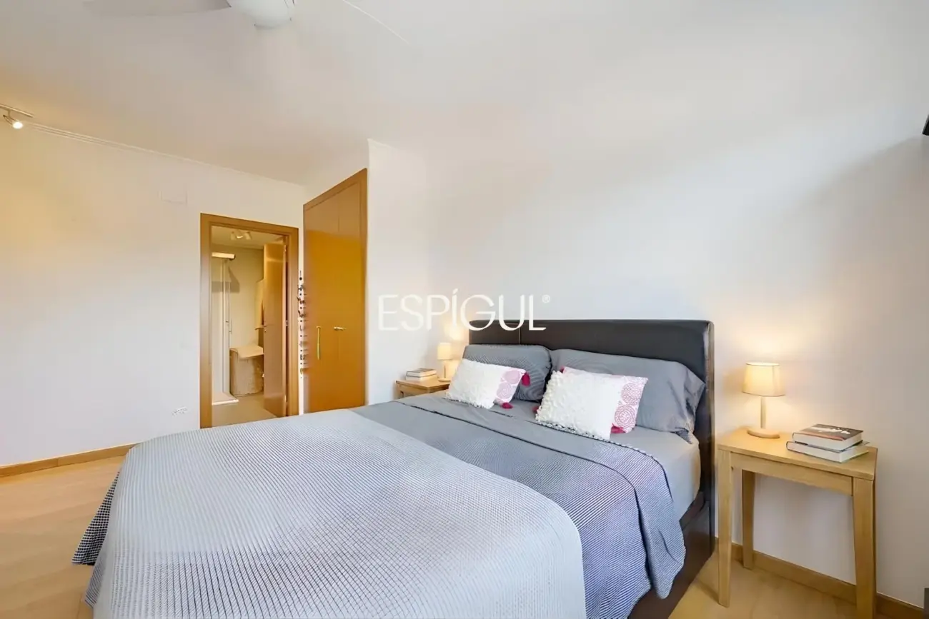 Piso en venta cuatro habitaciones, zona comunitaria en Torreblanca, Sant Cugat