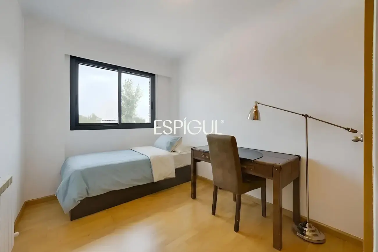 Piso en venta cuatro habitaciones, zona comunitaria en Torreblanca, Sant Cugat