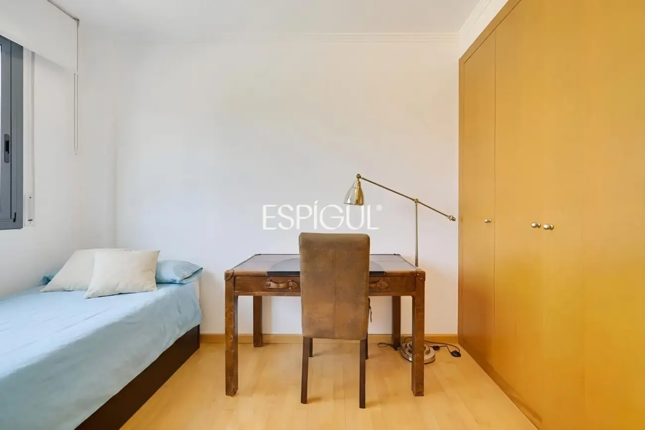 Piso en venta cuatro habitaciones, zona comunitaria en Torreblanca, Sant Cugat