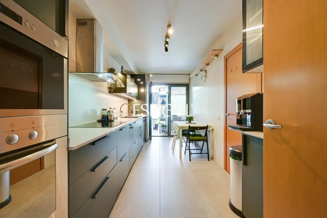Piso en venta cuatro habitaciones, zona comunitaria en Torreblanca, Sant Cugat
