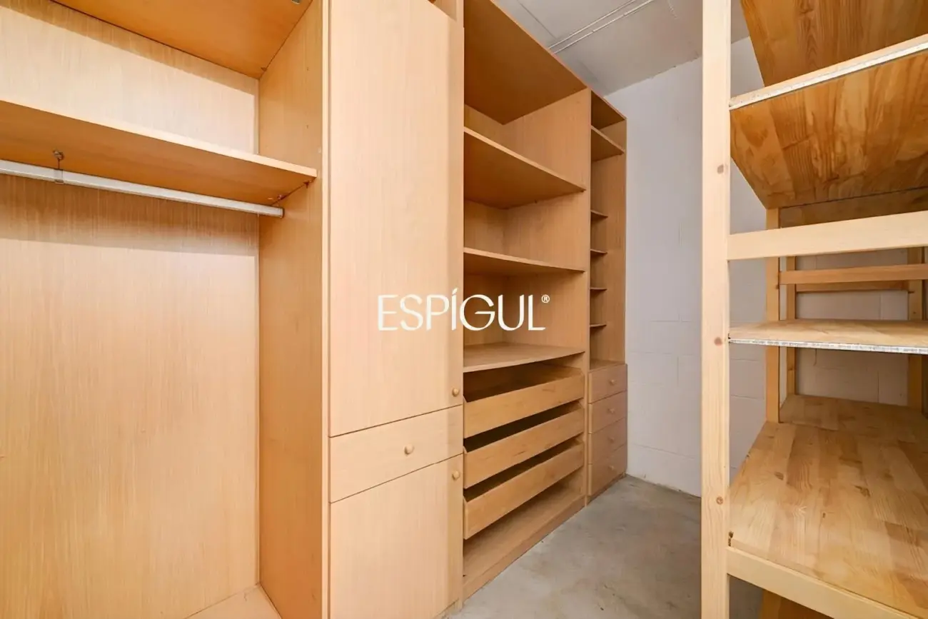 Piso en venta cuatro habitaciones, zona comunitaria en Torreblanca, Sant Cugat