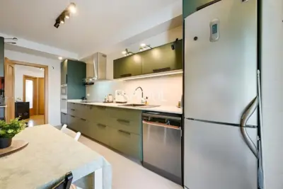 Piso en venta cuatro habitaciones, zona comunitaria en Torreblanca, Sant Cugat