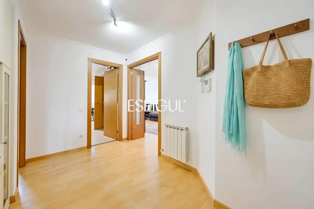 Piso en venta cuatro habitaciones, zona comunitaria en Torreblanca, Sant Cugat