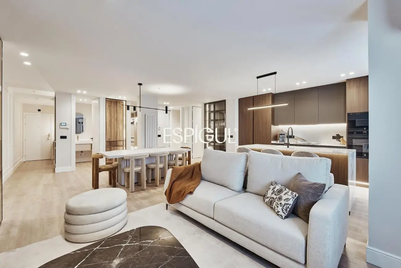 Piso en venta en Lista con terraza y plaza de garaje en finca