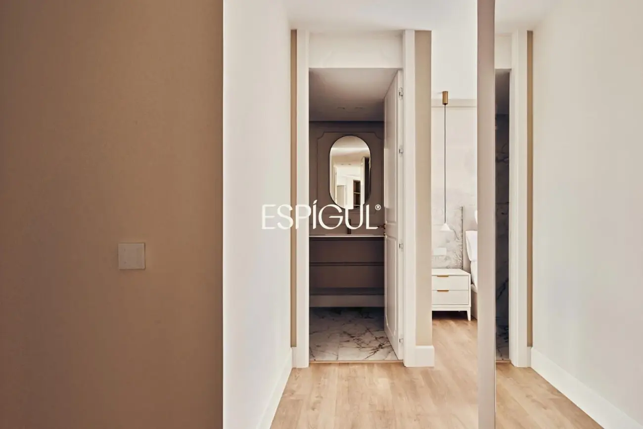 Piso en venta exterior con garaje en la calle Serrano