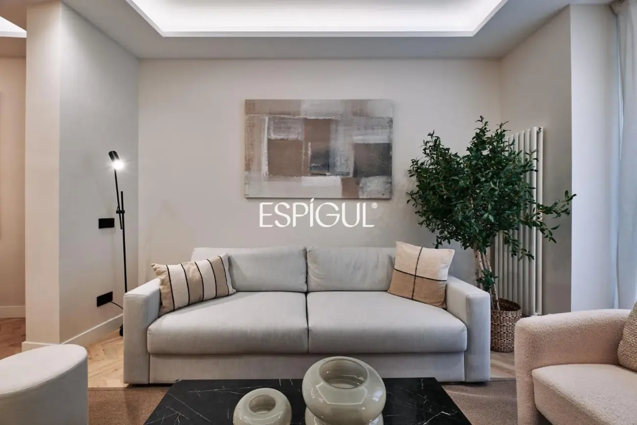Piso en venta exterior con terraza en Sol, Centro