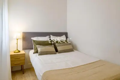 Piso en venta exterior y reformado en Palacio, Centro