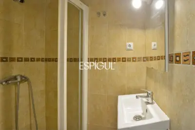 Piso en venta exterior y reformado en Palacio, Centro