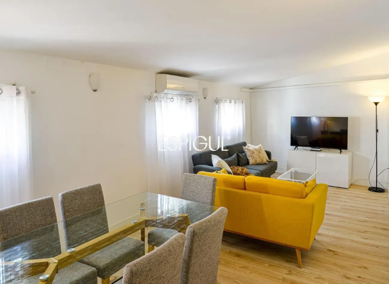 Piso en venta exterior y reformado en Palacio, Centro