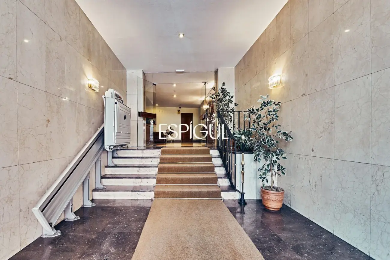 Piso en venta reformado con terraza en Lista