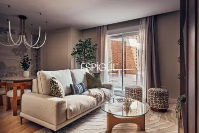 Piso en venta reformado con terraza en Lista