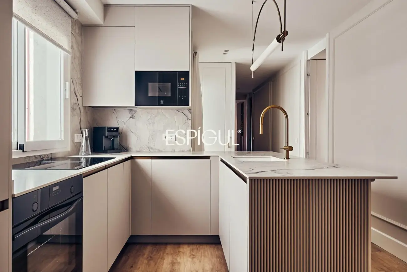 Piso en venta reformado con terraza en Lista