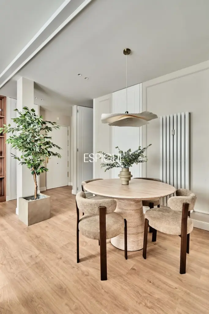 Renovated apartment for sale in Juan Bravo, Lista