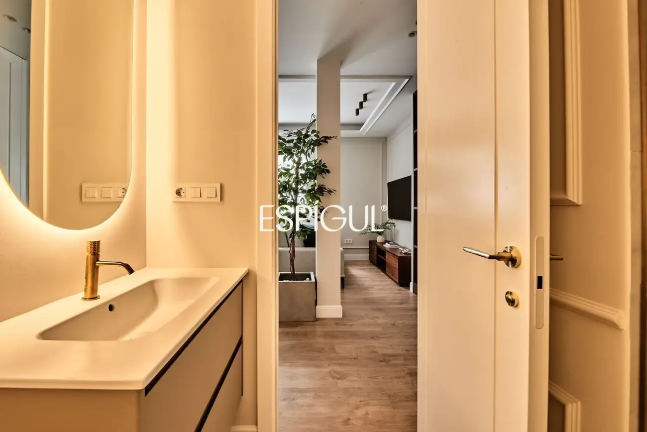 Renovated apartment for sale in Juan Bravo, Lista