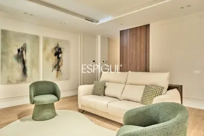 Piso en venta reformado y amueblado en Chamberí