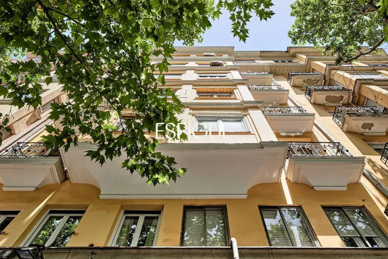 Piso en venta reformado y amueblado en Chamberí