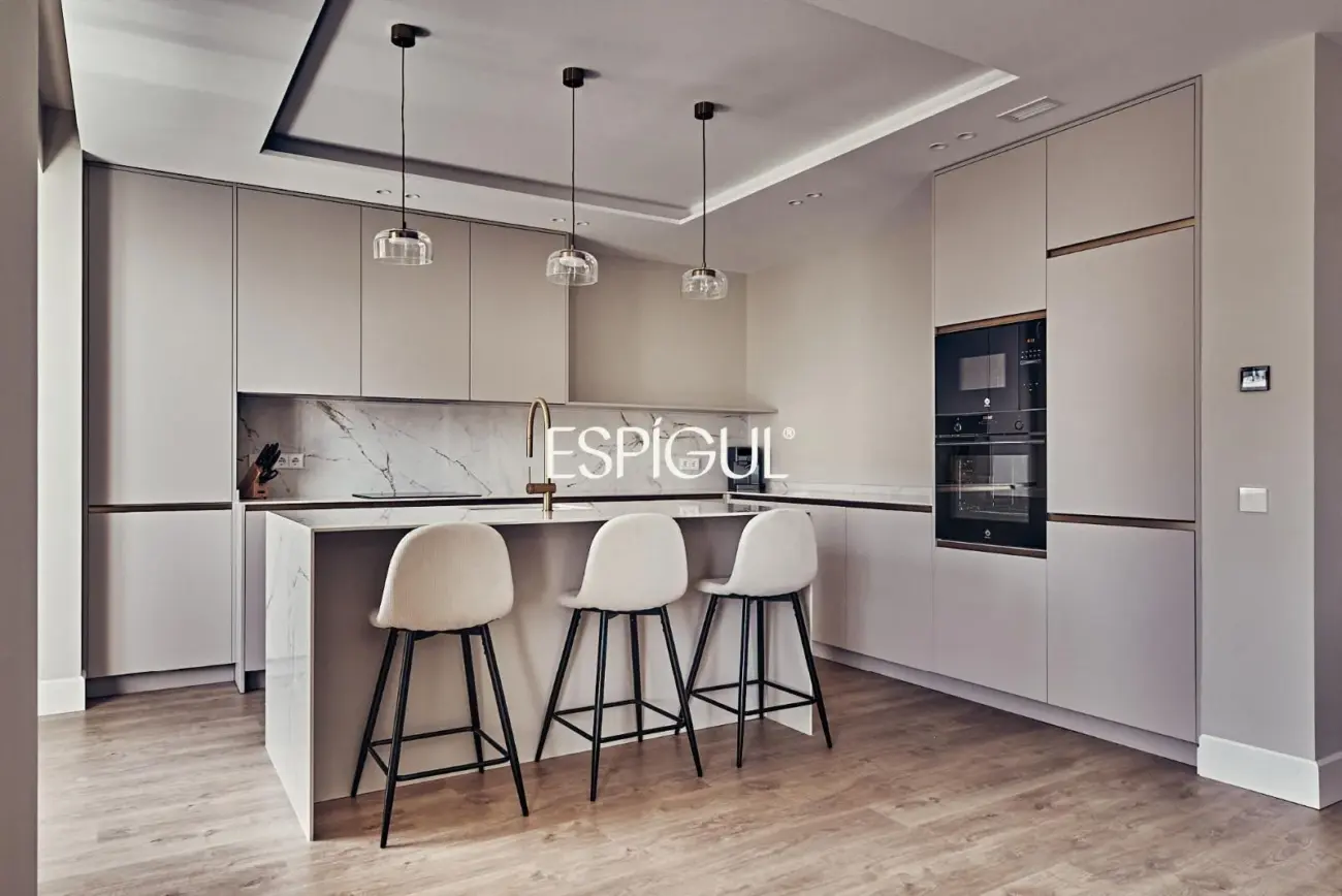 Piso exterior en venta con terraza en Goya