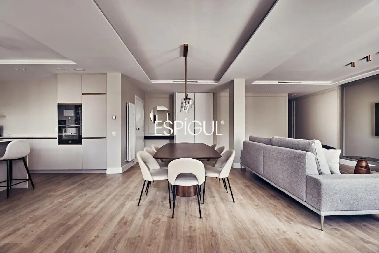 Piso exterior en venta con terraza en Goya