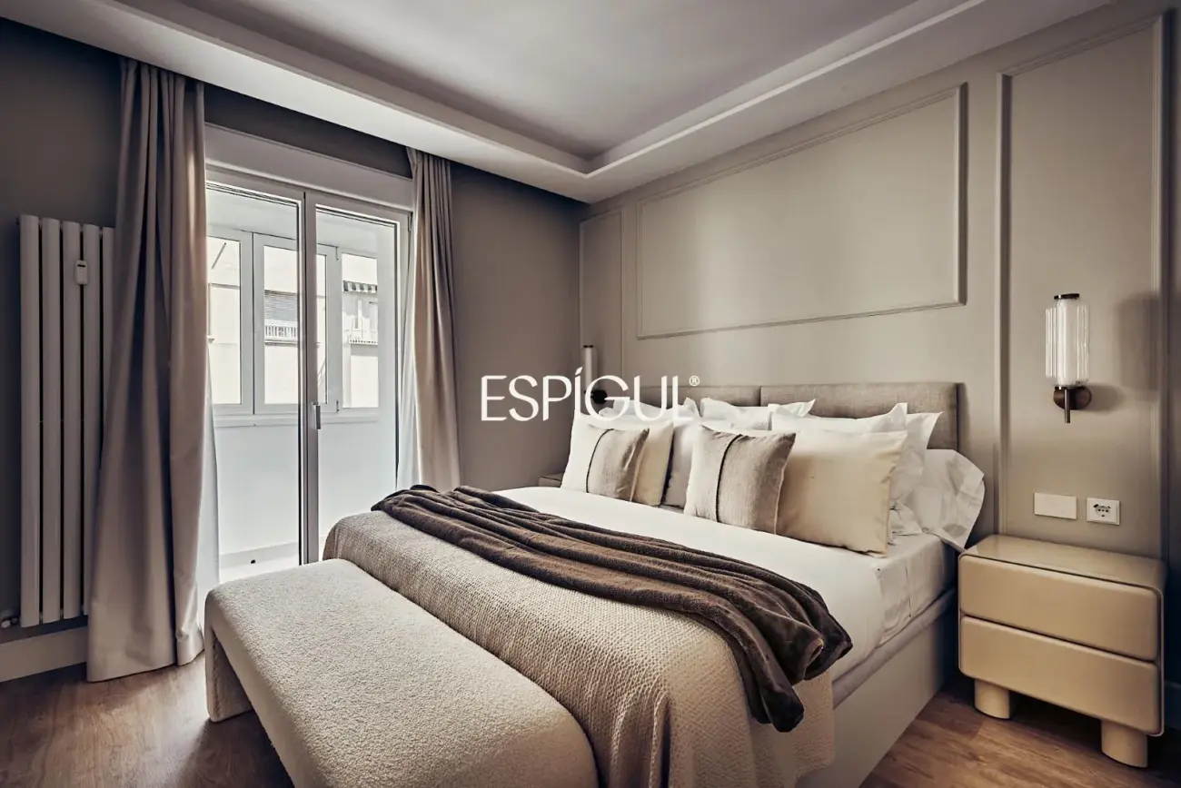 Piso exterior en venta con terraza en Goya
