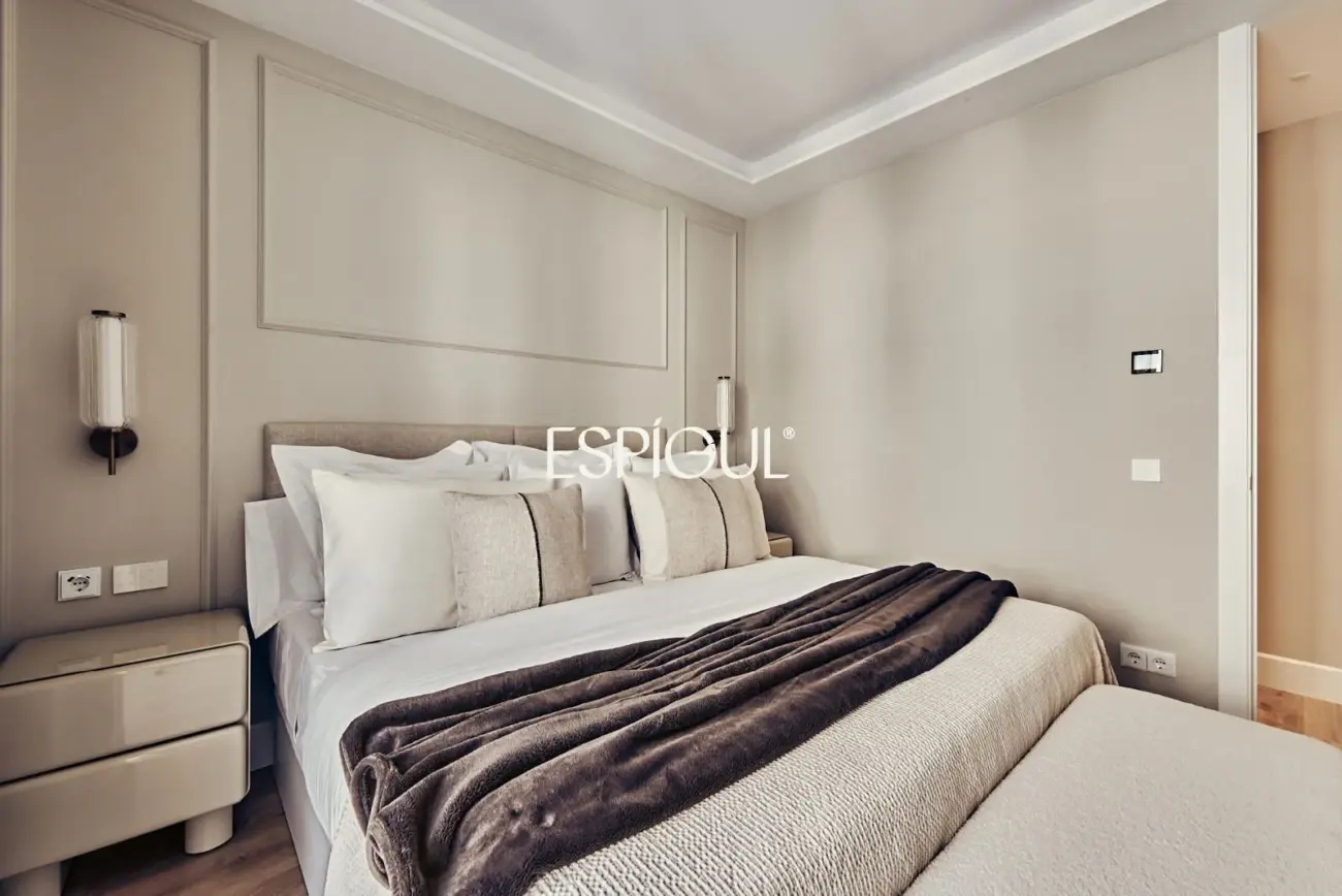 Piso exterior en venta con terraza en Goya